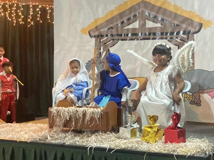 Christmas_Play_2023.Great_Christmas_Giveaway_52