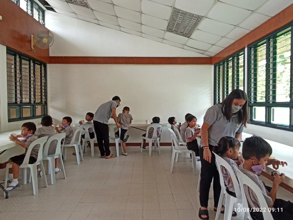 eating_in_the_snack_room